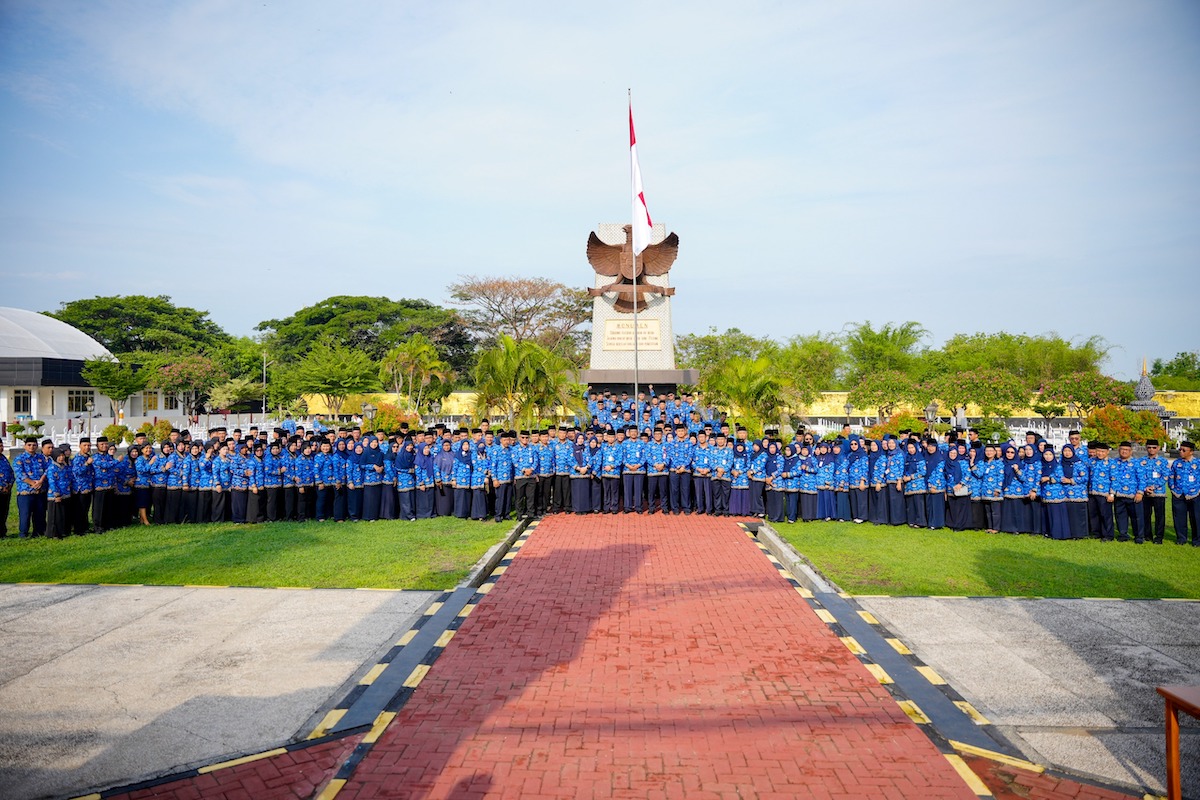 Foto 6 dari 7: Peringati Hari Korpri ke 52, Pemkot Madiun Gelar Apel di TMP