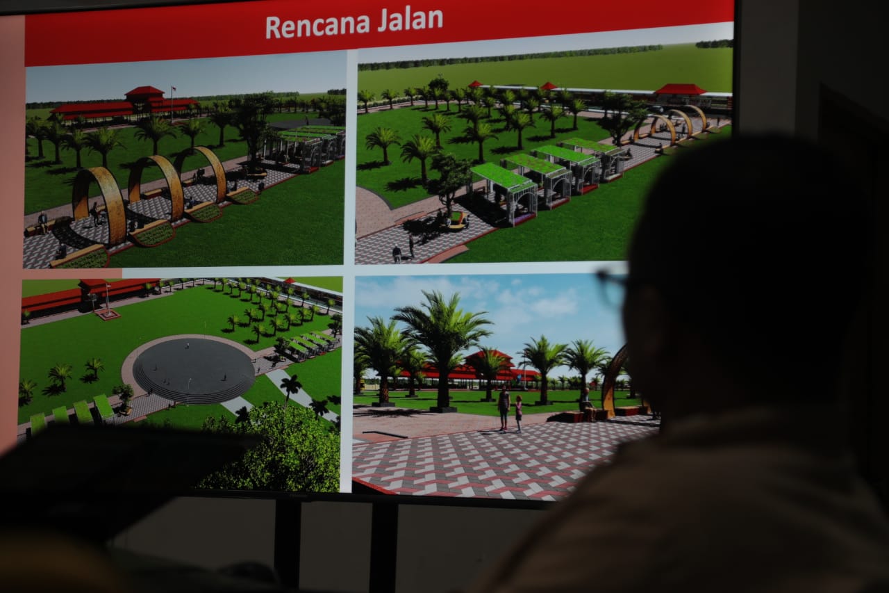 Foto 7 dari 10: Pimpin Rapat Pembangunan RTH Kota Madiun, Wali Kota Imbau Rekanan Bekerja Optimal