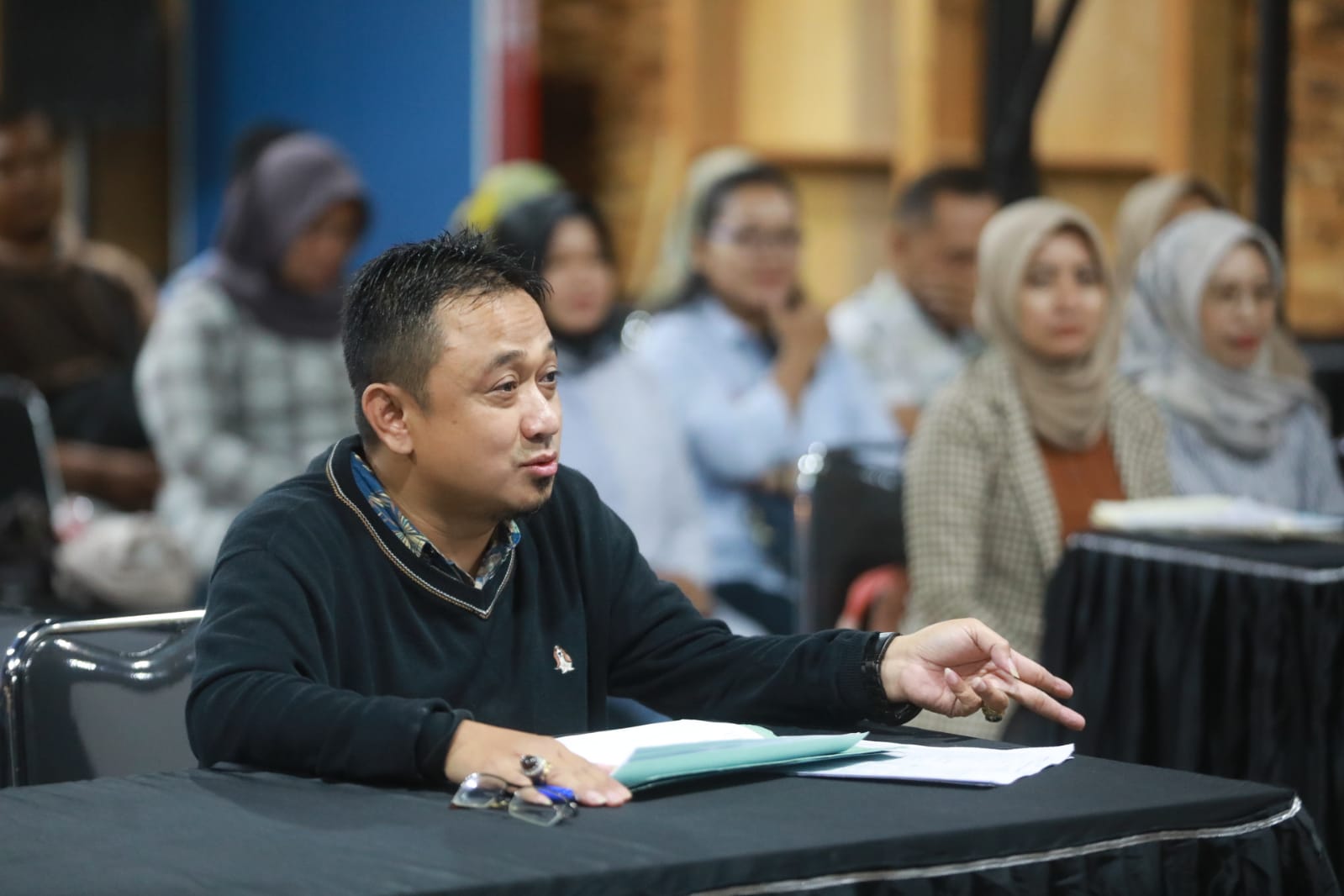Foto 4 dari 8: Gelar Pembinaan Karyawan Perumda BPR Bank Daerah, Wali Kota Pesan Tingkatkan Kualitas Pelayanan