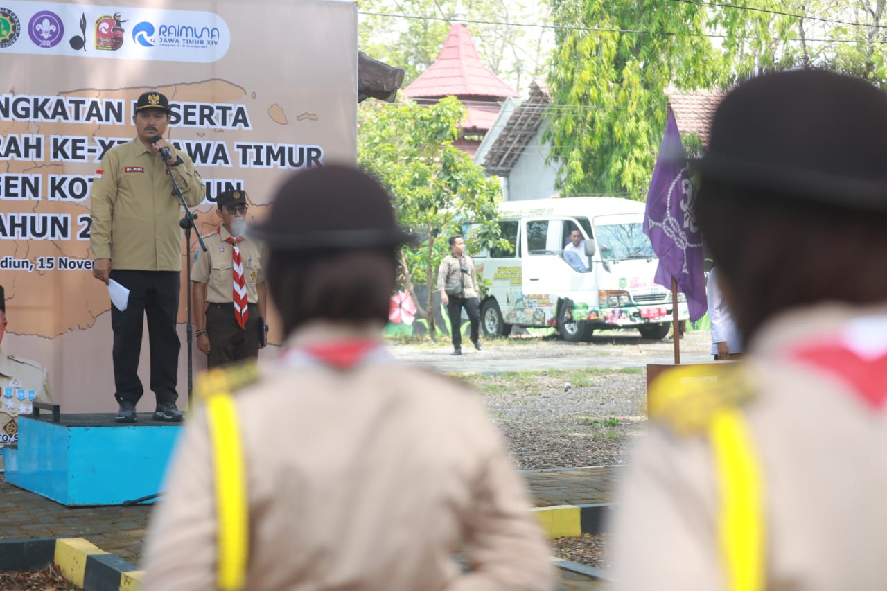 Foto 6 dari 10: Berangkatkan Peserta Raimuna Pramuka ke XIV Jatim, Wali Kota Pesan Jaga Nama Baik Kota