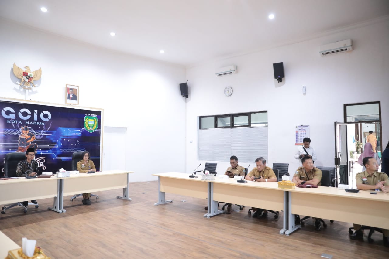 Foto 5 dari 12: KI Jatim Gelar Monev Keterbukaan Informasi Publik di Dinas Kominfo Kota Madiun
