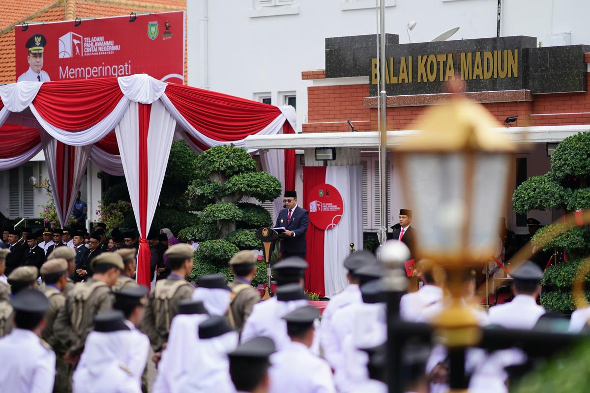 Foto 12 dari 13: Gelar Upacara Peringatan Hari Pahlawan, Pj Wali Kota Harap Jadi Penyemangat Peningkatan Pelayanan Publik Dan Pembangunan
