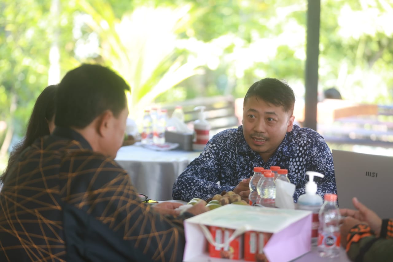 Foto 5 dari 9: Gelar Dua Audiensi, Wali Kota Bahas Investasi Untuk Kota Pendekar