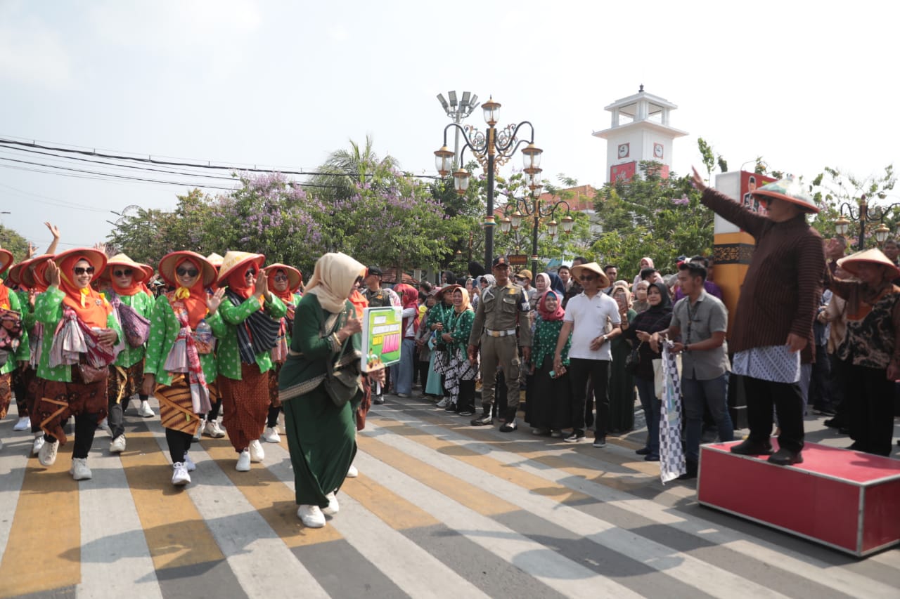 Foto 3 dari 14: Berangkatkan Festival Jamu Gendong Nusantara, Wali Kota: Ini Tinggalan Nenek Moyang, Jangan Ditinggalkan