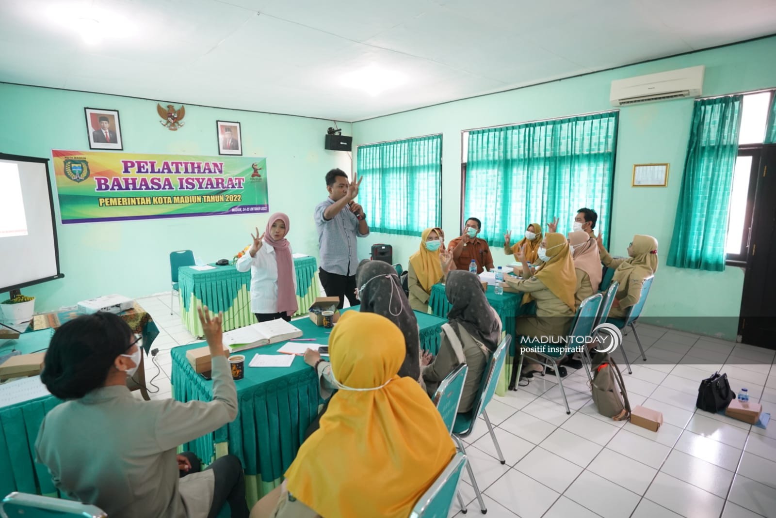 Foto 7 dari 10: Tingkatkan Pelayanan Untuk Masyarakat, BKD Bekali OPD Dengan Keterampilan Bahasa Isyarat