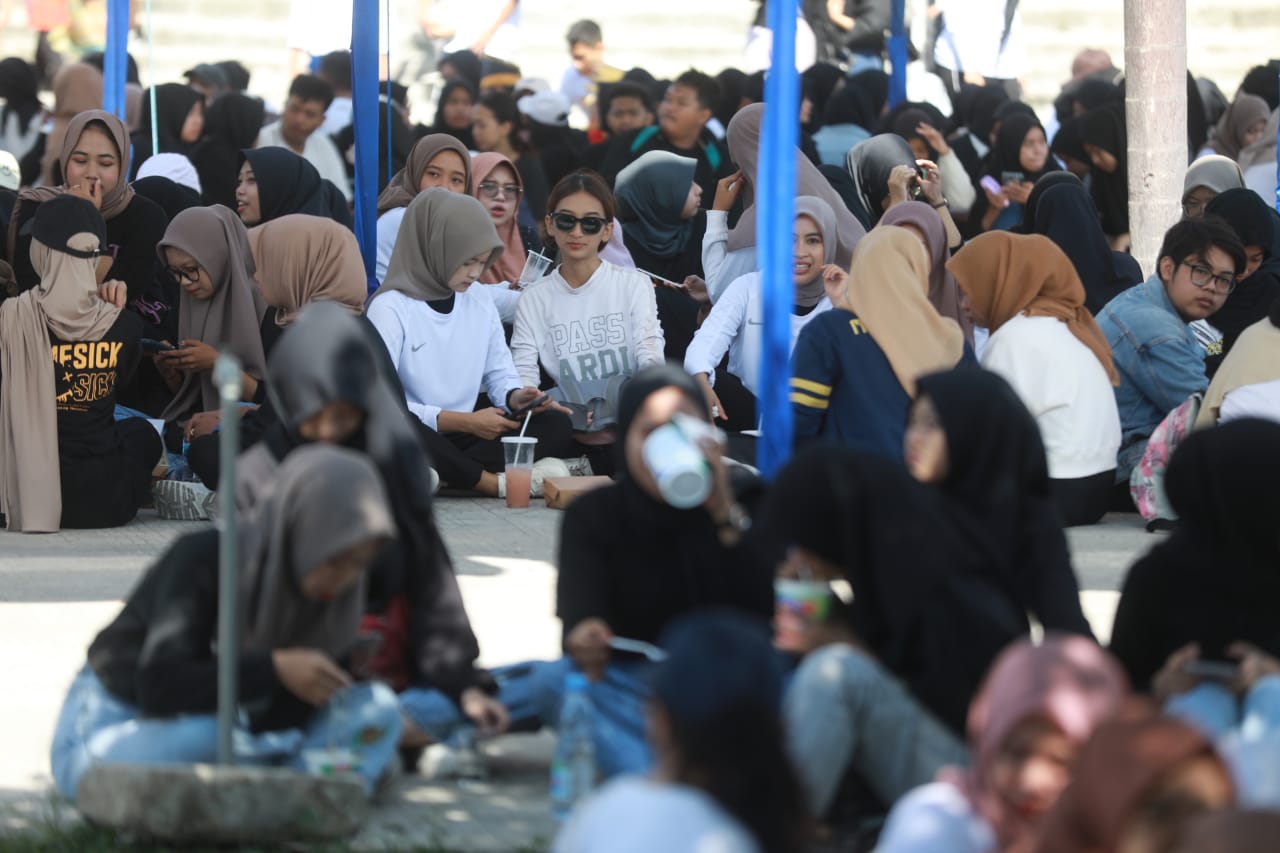 Foto 12 dari 18: Berangkatkan Jalan Sehat Dies Natalis ke-11 PNM, Wali Kota Apresiasi Mahasiswa PNM yang Banyak Keluar Negeri