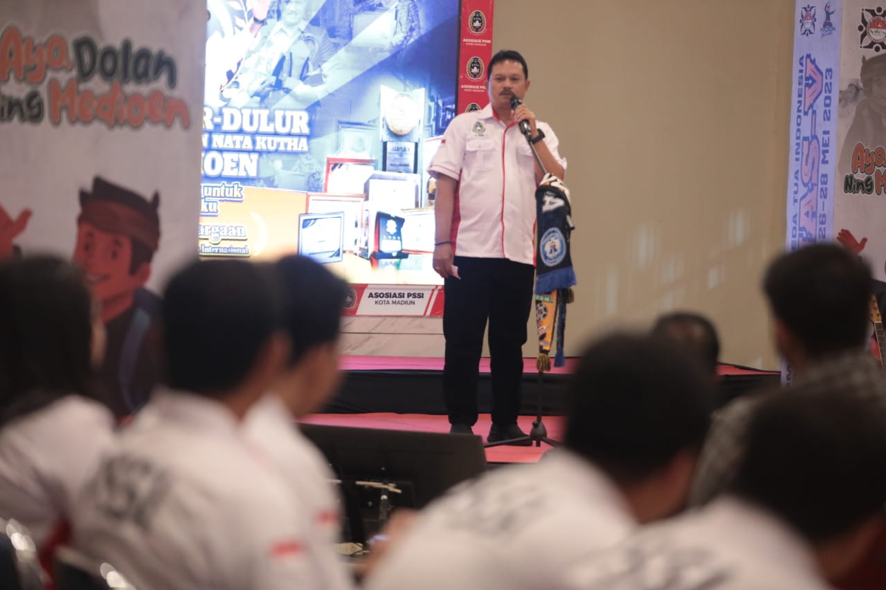 Foto 1 dari 10: Hadiri Pengukuhan Pengurus Askot PSSI, Wali Kota Maidi: Harus Berprestasi