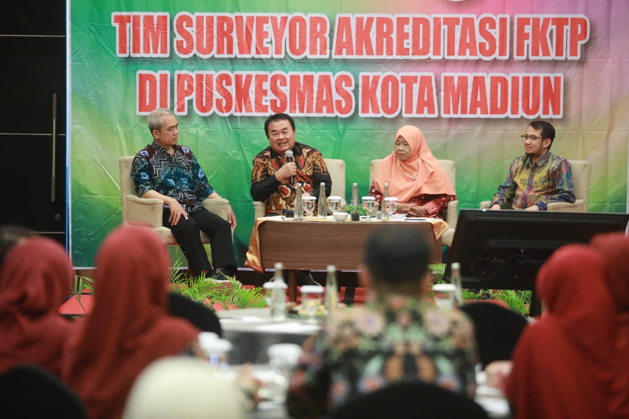 Foto utama berita: FGD Bersama Tim Surveyor Puskesmas Tawangrejo dan Manguharjo, Wali Kota Harapkan Hasil Optimal