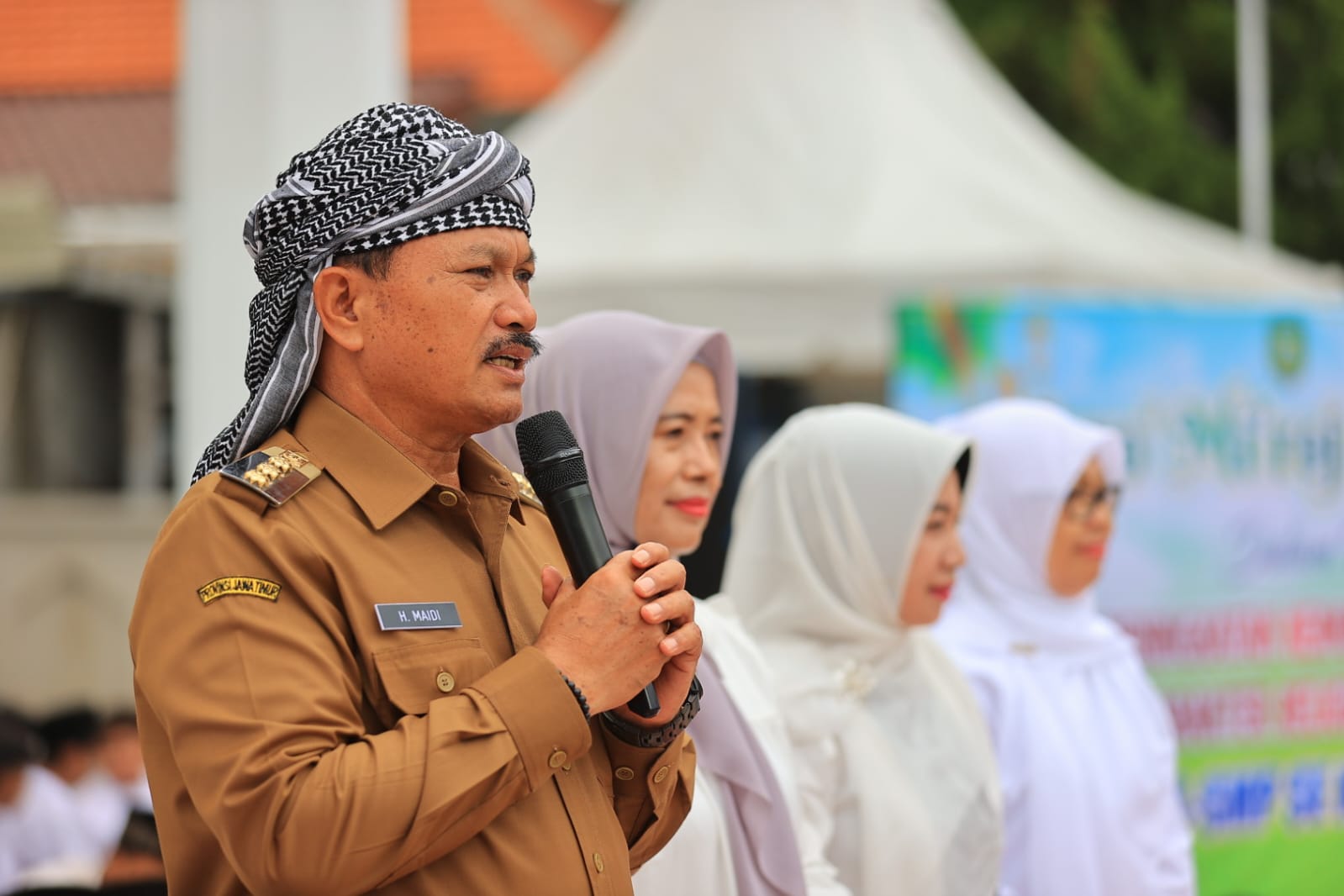 Foto 3 dari 7: Ribuan Pelajar Ikuti Peringatan Isra Mi’raj di PRC, Peringatan Serasa di Tanah Suci
