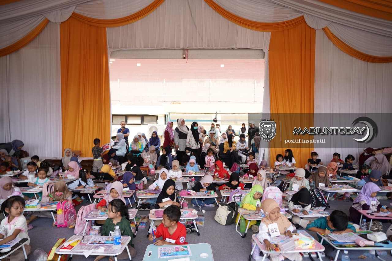 Foto 3 dari 35: Lomba Mewarnai Lengkapi Gelaran EXPO UMKM dan Ekosistem Haji-Umrah, Diikuti Ratusan Peserta