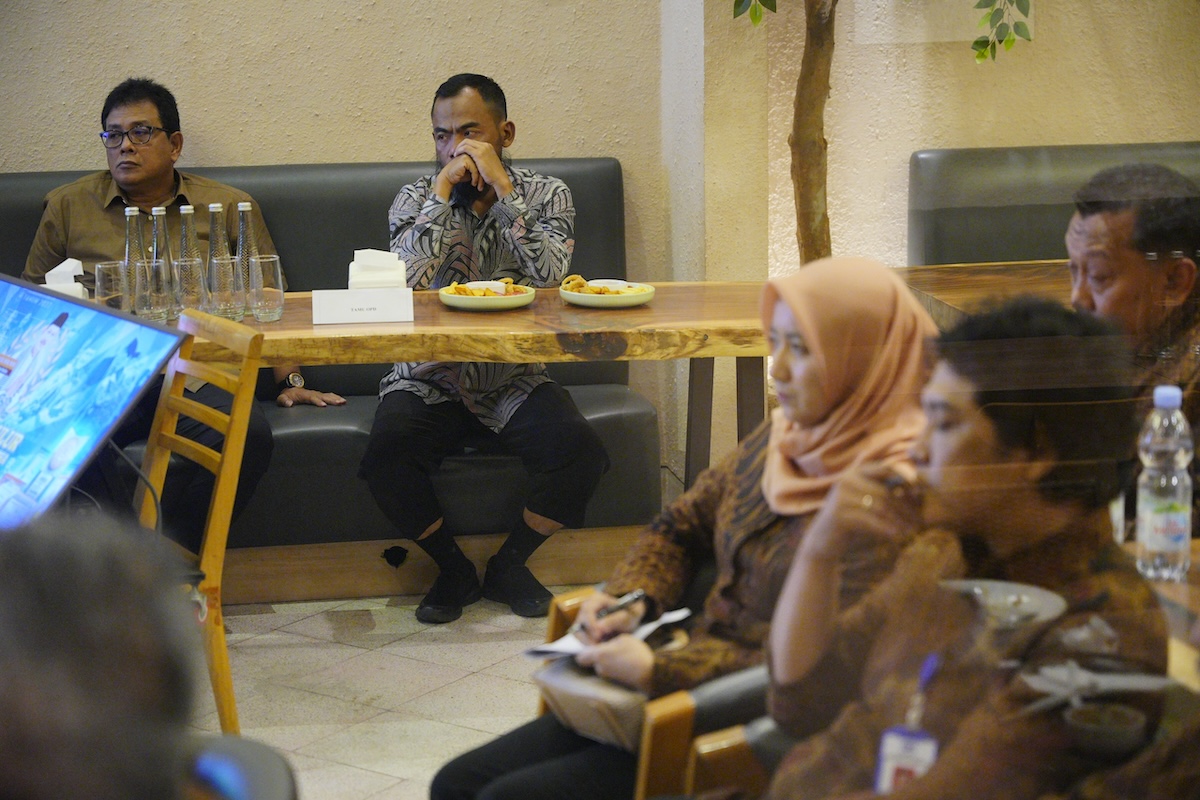 Foto 4 dari 5: Agar Kinerja Optimal, Wali Kota Beri Pembinaan Karyawan Perumda BPR Bank Daerah Kota Madiun