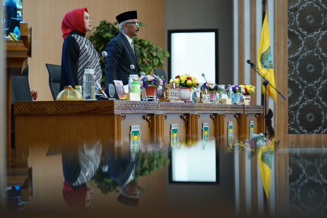 Foto 2 dari 10: Bahas Raperda Tahap IV, Eksekutif-Legislatif Gelar Rapat Paripurna