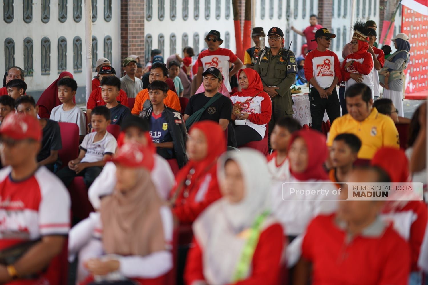 Foto 5 dari 9: Hadiri Giat Warga RW 07 Perumahan Taman Asri, Wali Kota Apresiasi Kekompakan dan Kerukunan Warga