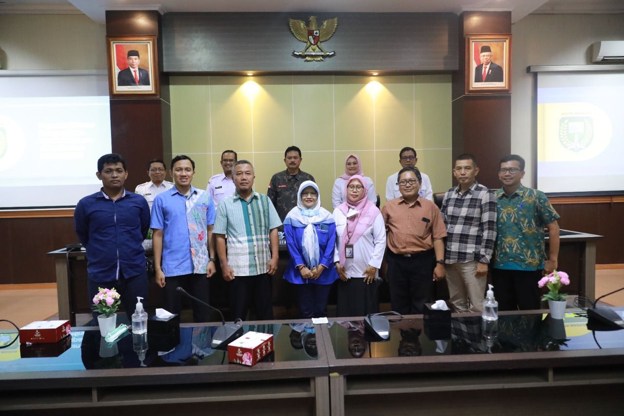 Foto 7 dari 7: Wali Kota Teken Usulan Kenaikan UMK Kota Madiun 2023