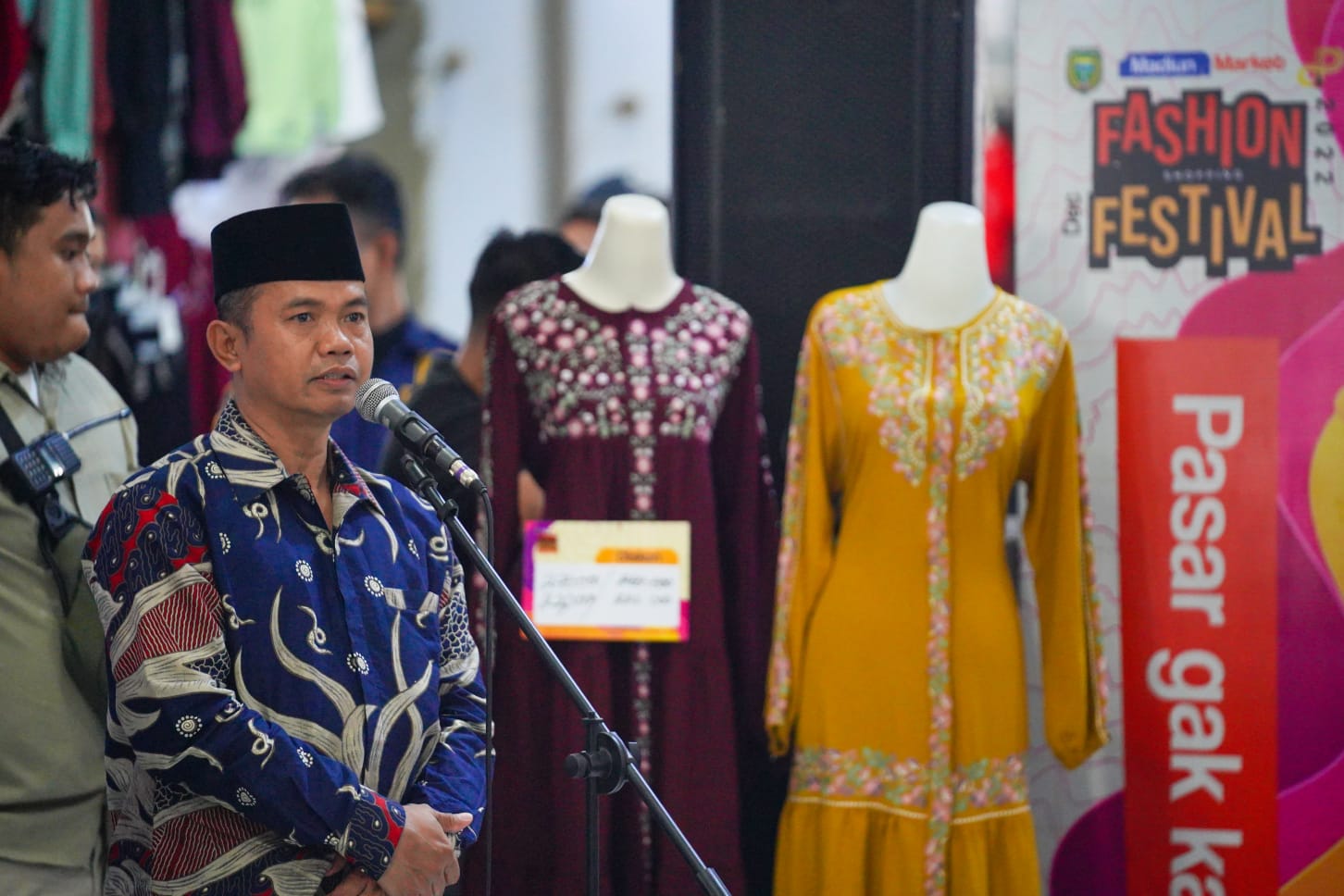 Foto 4 dari 10: Buka Madiun Market Fashion Shopping Festival, Wali Kota Harap Pasar Makin Ramai