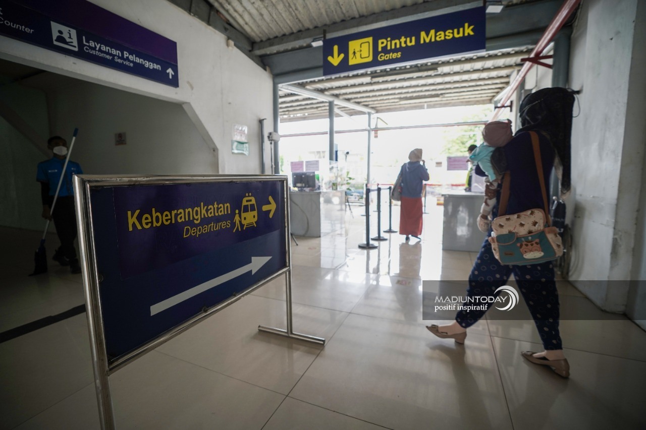Foto 4 dari 5: Tiket KA Nataru Sudah Bisa Dibeli Mulai Hari Ini