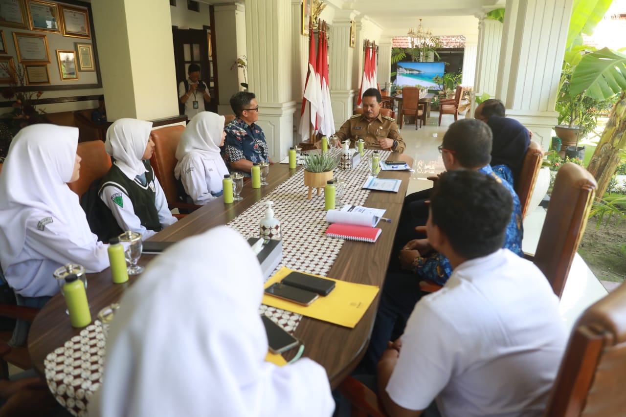 Audiensi dengan Yayasan Bakti Marvin Zacky, Wali Kota Sampaikan Apresiasi atas Program Beasiswa Untuk Pelajar Kota