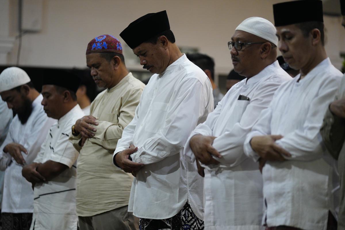 Foto 3 dari 8: Optimalisasi Rumah Dinas Untuk Giat Keagamaan Selama Ramadhan, Wali Kota Gelar Tarawih Berjamaah