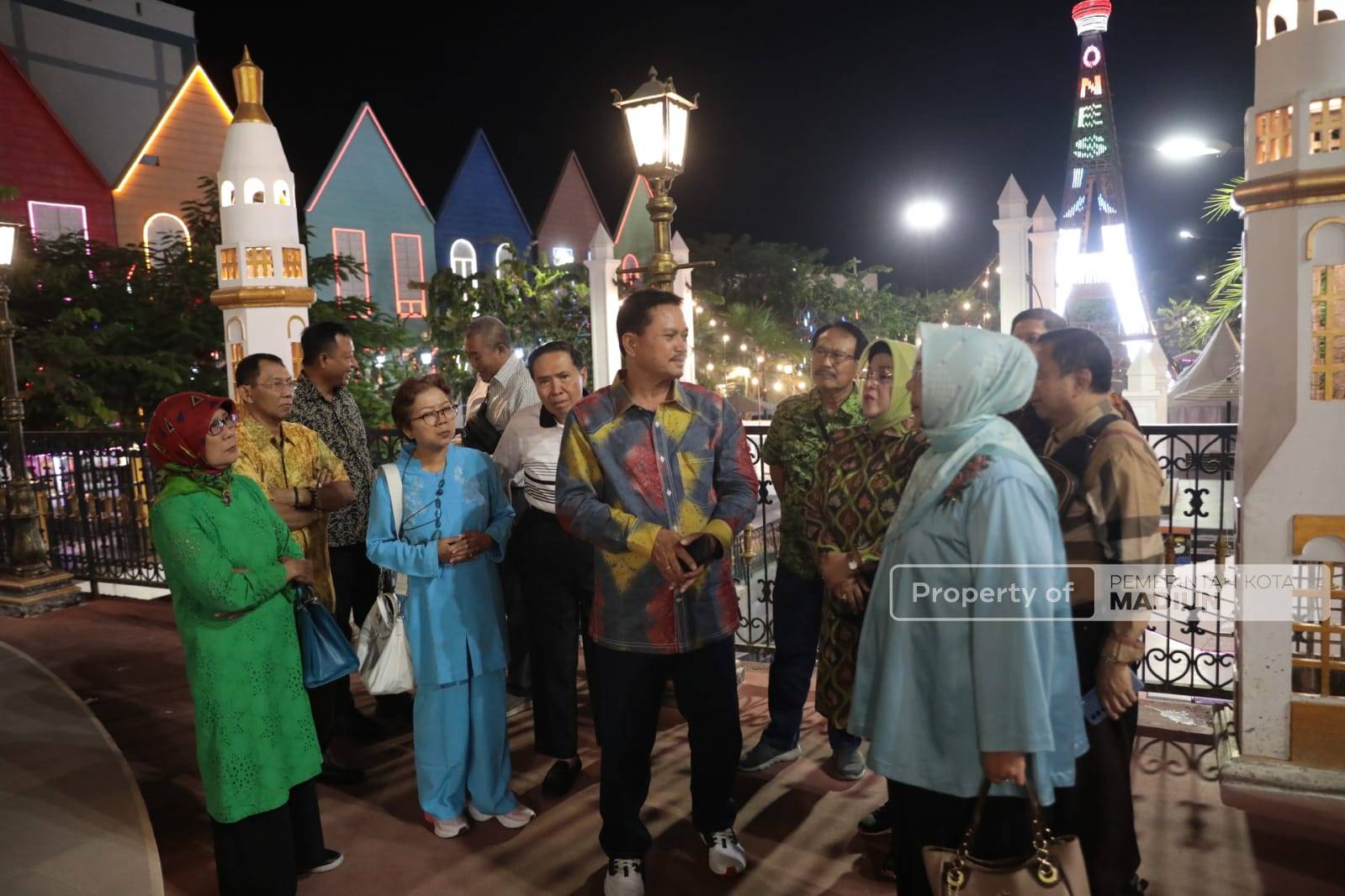 Foto 1 dari 13: Sambut Pensiunan Pemprov Jatim, Wali Kota Ajak Keliling Lihat Keindahan Kota