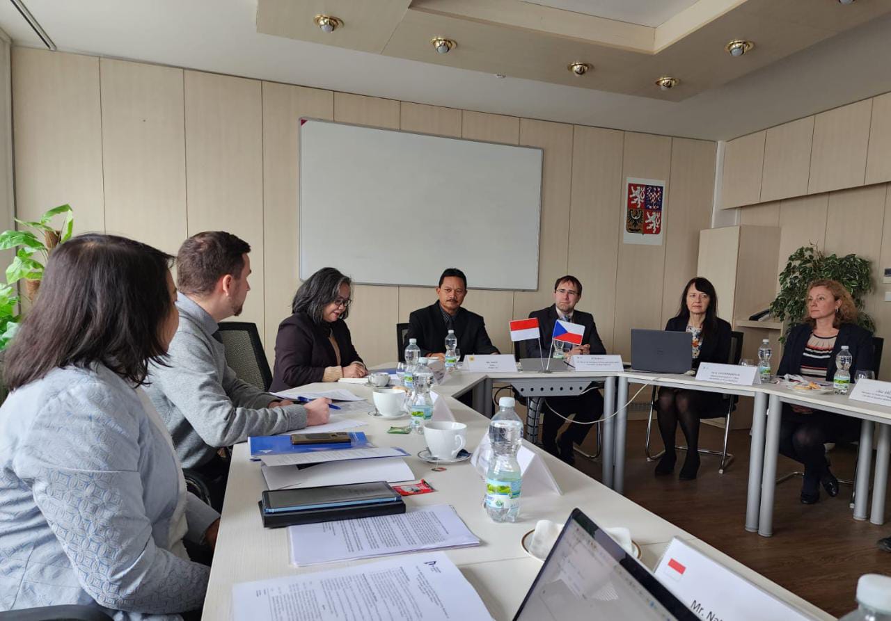 Foto 4 dari 5: Kunjungi University of West Bohemia, Wali Kota Maidi Jajaki Kerja Sama Bidang Pendidikan