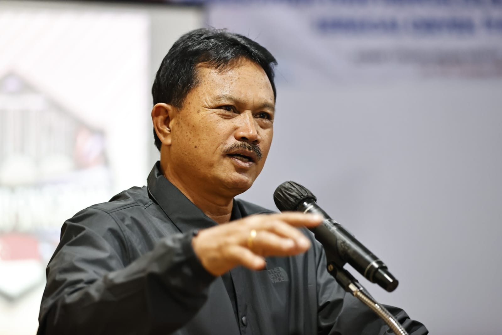 Foto 3 dari 12: Belajar Pengelolaan Lingkungan Skala Internasional, Wali Kota Hadirkan Narasumber Dari Singapura