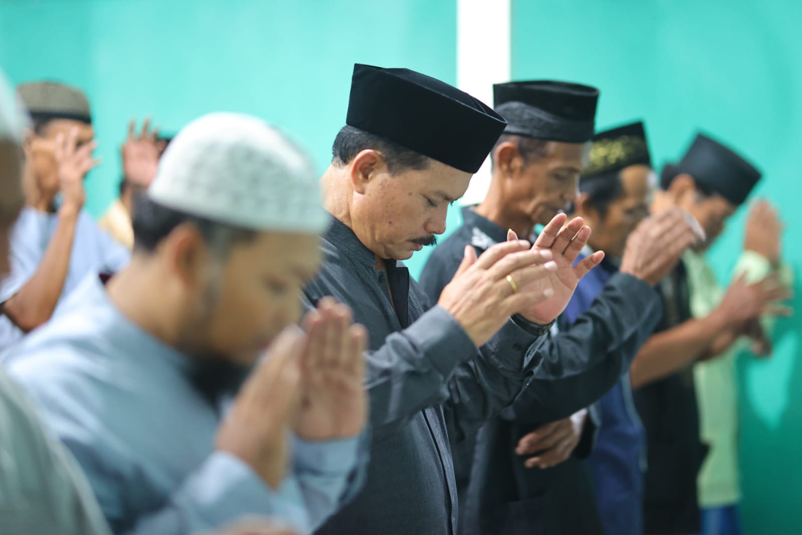 Sambang Warga Jalan Trunojoyo, Wali Kota Shalat Isya Berjamaah Di Musala Al Qodiroh