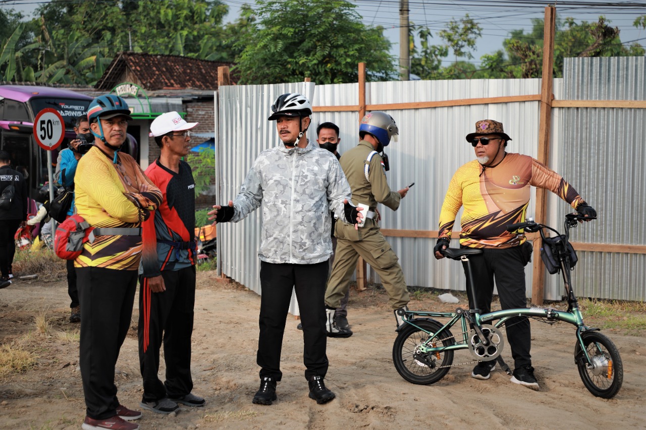 Wali Kota Gowes Pagi Sembari Monitoring Proyek Pembangunan