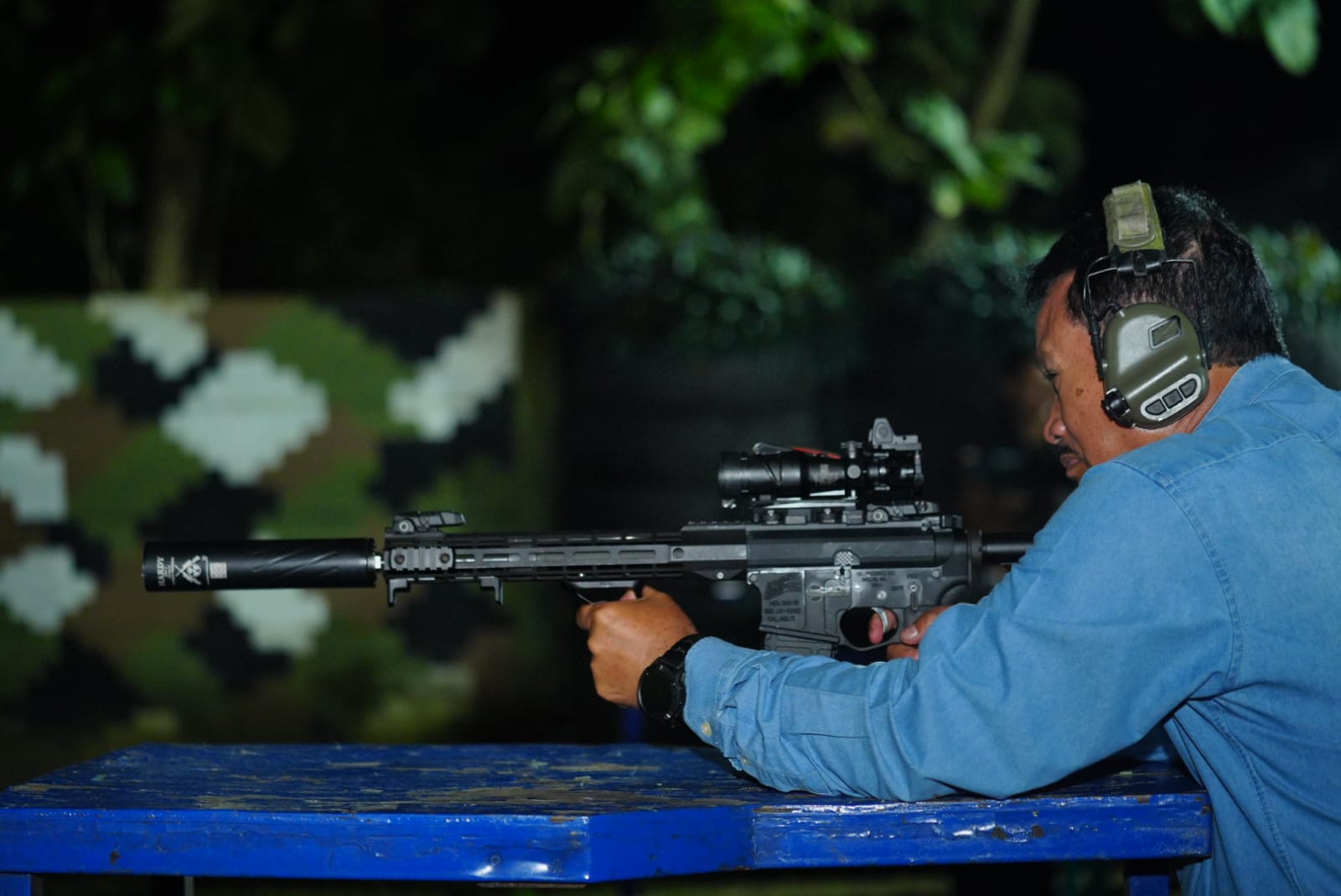 Foto 5 dari 10: Jalin Silaturahmi dan Sinergitas, Forkopimda Olahraga Menembak Bersama