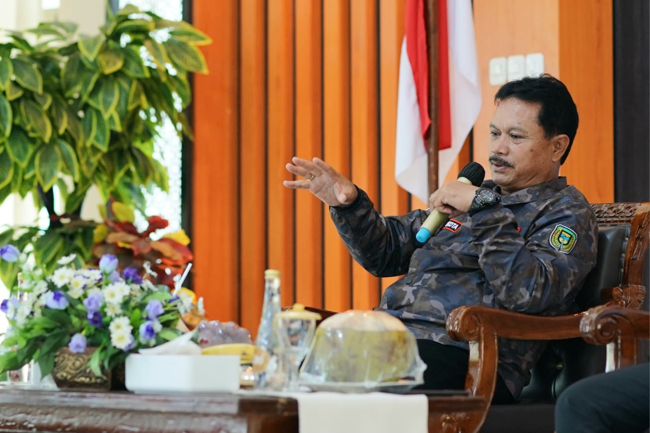 Foto 2 dari 10: Gelar Cangkrukan dan Halal Bihalal Bersama, Wali Kota Harap Kerukunan dan Keamanan Kota Tetap Terjaga