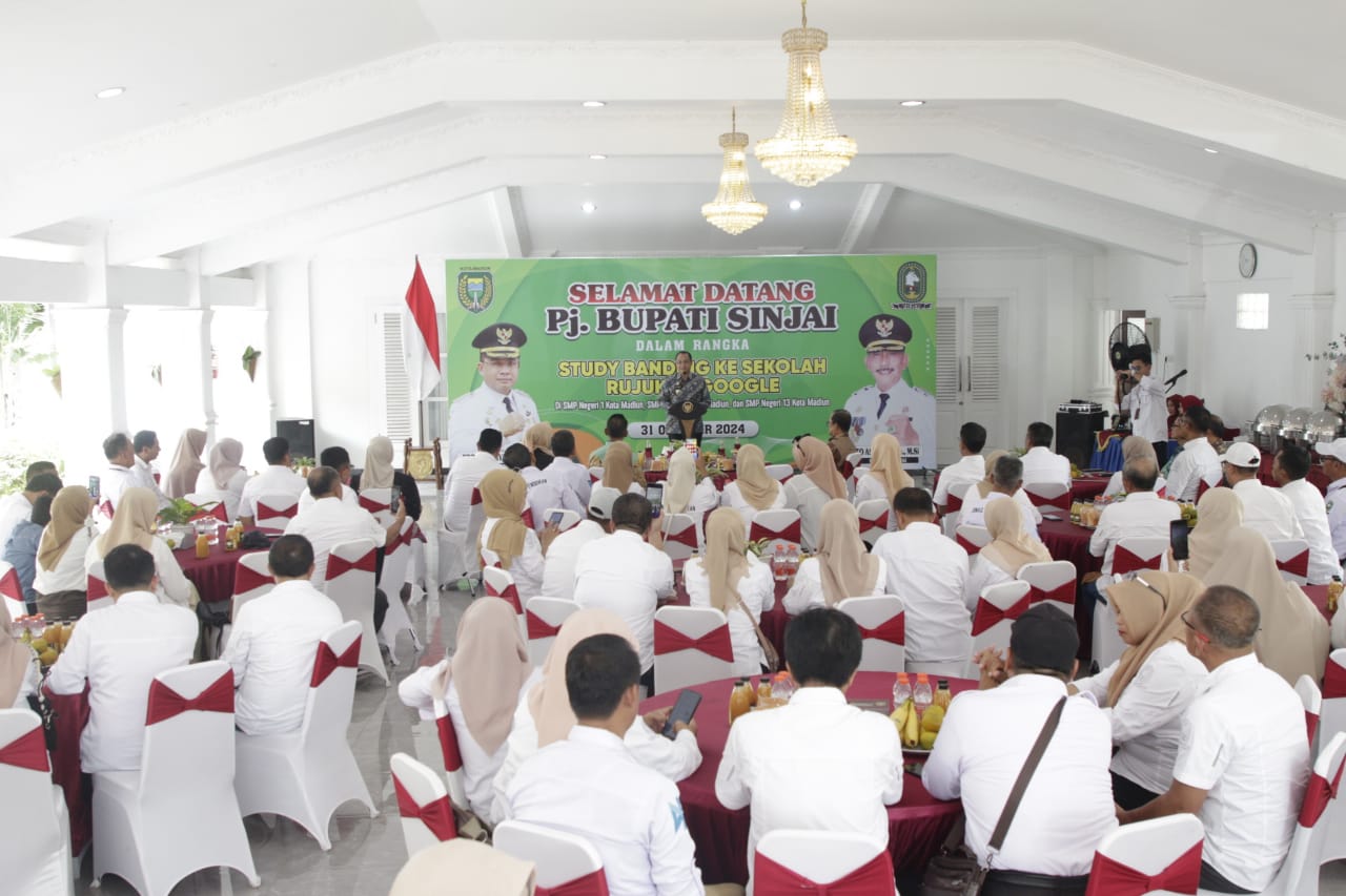Foto 6 dari 12: Pj Wali Kota Terima Kunjungan Pemkab Sinjai, Gelar Studi Banding Pemanfaatan Chromebook