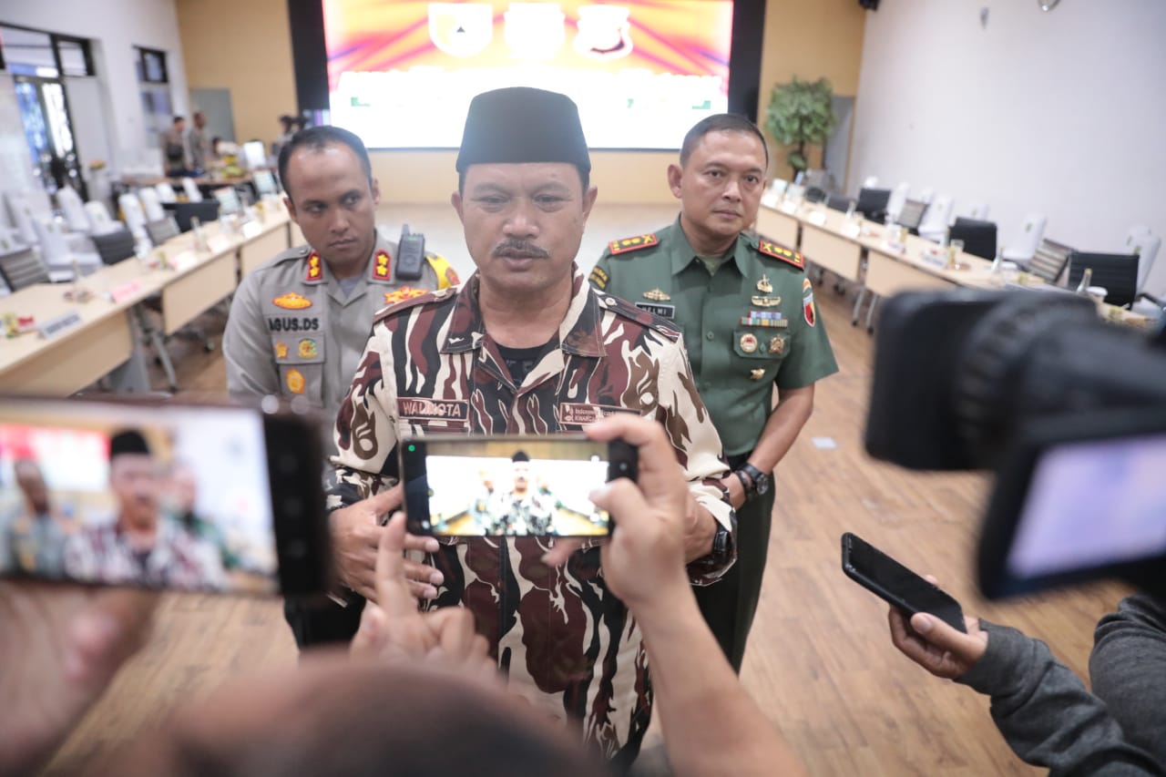 Foto 5 dari 5: Pastikan Kota Madiun Aman, Stakeholder Teken Perjanjian Aman Suro