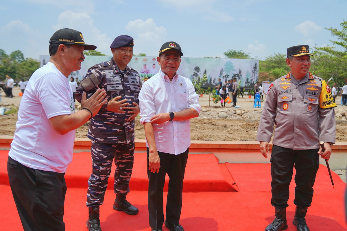 Dampingi Menko PMK Dan Kapolri, Wali Kota Dukung Program Penanaman 10 Juta Pohon Di Madiun