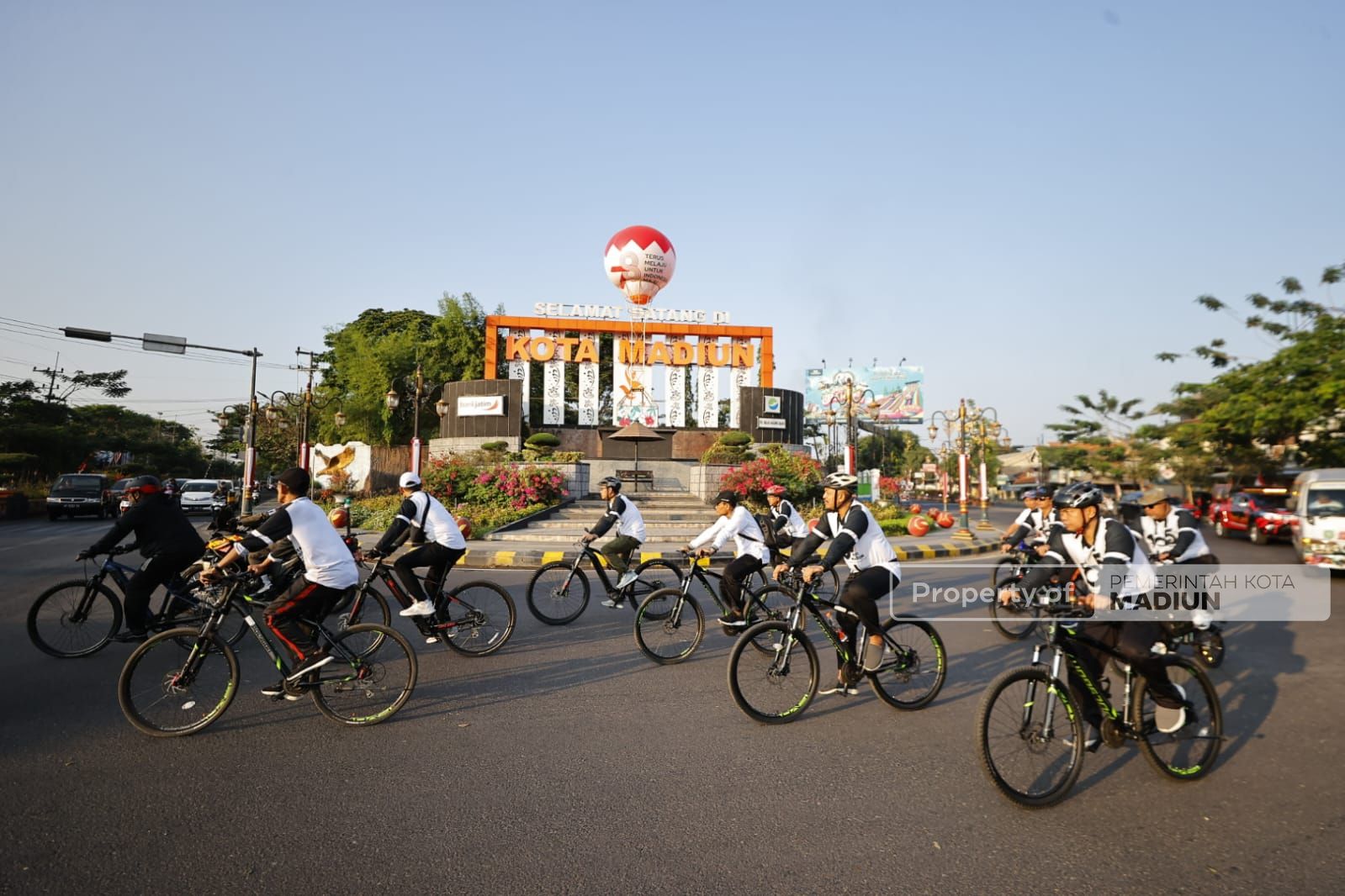 Foto 6 dari 10: Gowes Pagi, Wali Kota Sidak Sejumlah Pembangunan