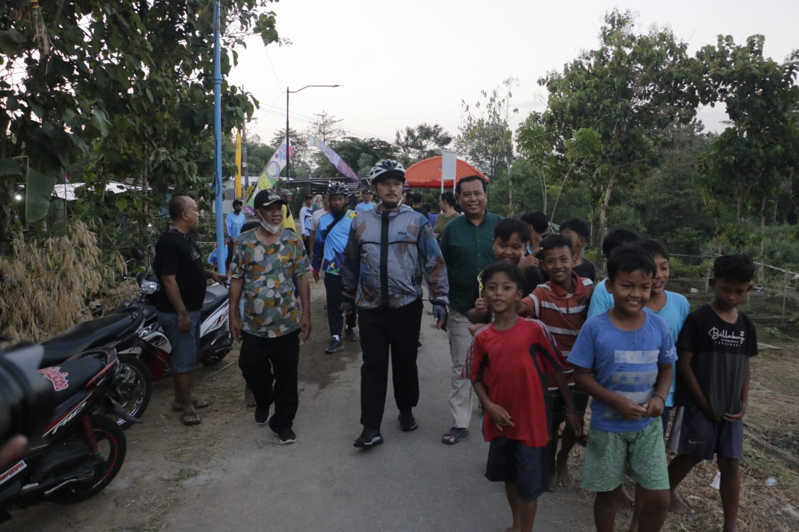 Foto 5 dari 6: Pastikan Kesiapan Kunjungan Lapang Lomba Kelurahan Terbaik, Wali Kota Cek Sembari Gowes