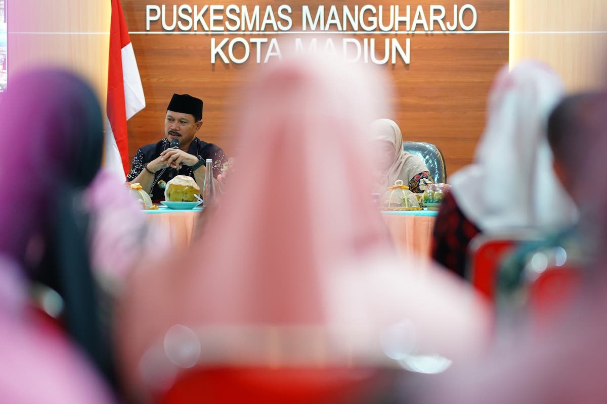 Foto 4 dari 9: Beri Arahan Persiapan Akreditasi, Wali Kota: Puskesmas Manguharjo Sudah Paripurna, Tinggal Mempertahankan