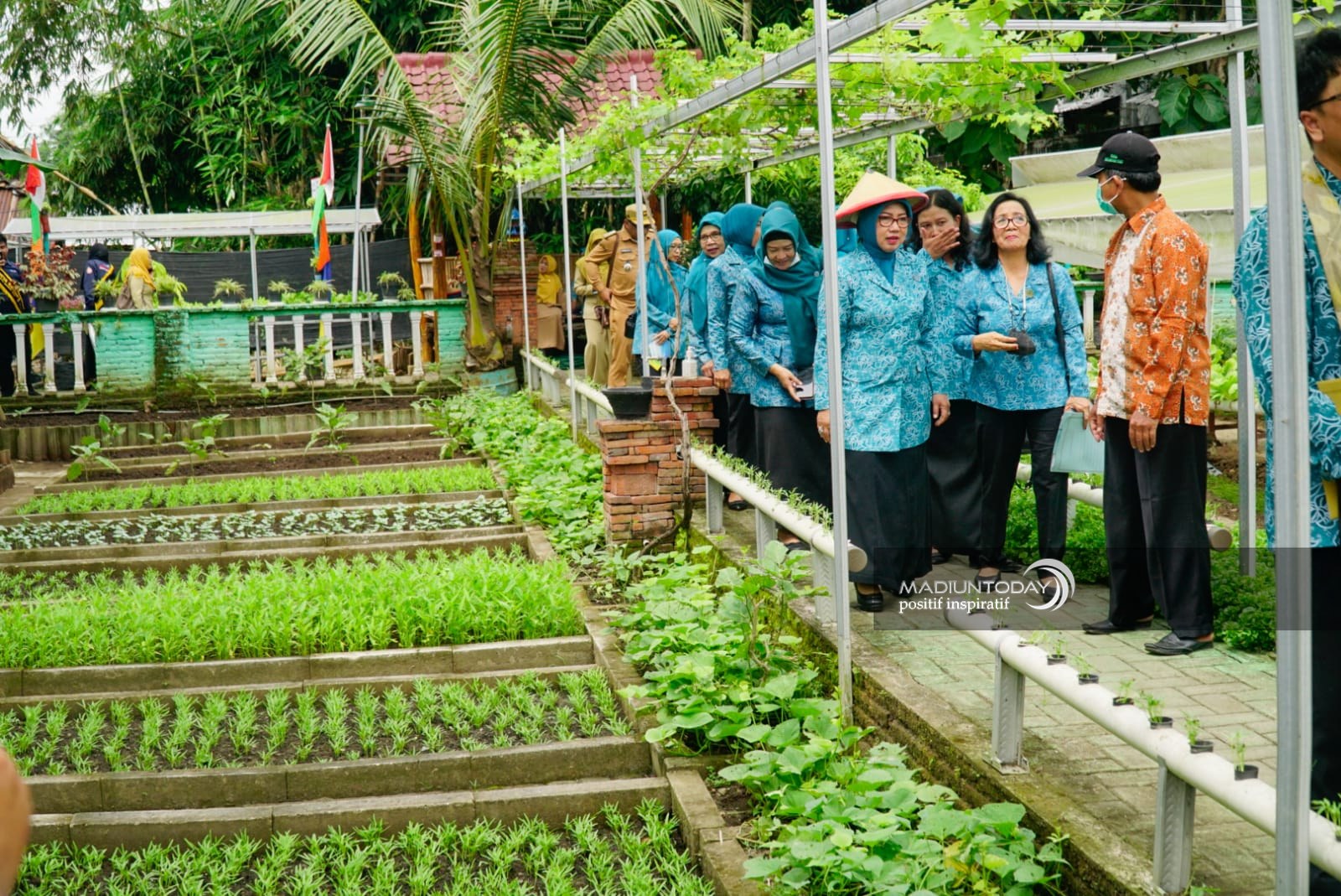 Foto 6 dari 16: Kunjungan Lapangan Lomba PKK Sehat Lestari Berencana, Tim Juri Akui Terkesan Dengan Kota Madiun