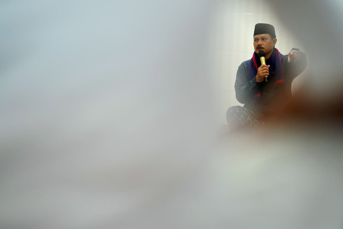 Foto 9 dari 9: Isya Berjamaah Di Musala Al Muttaqin, Wali Kota Ajak Warga Dukung Pembangunan Kota