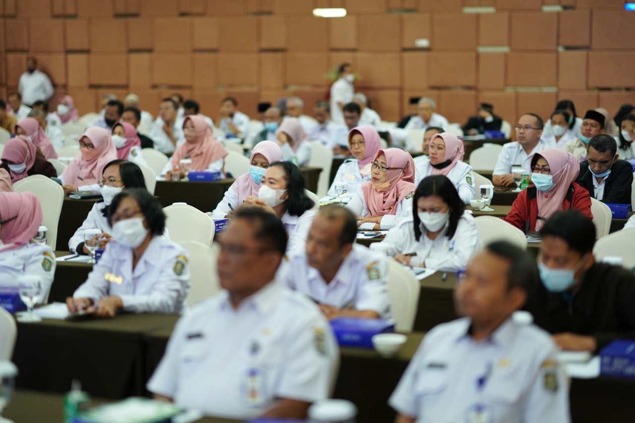 Foto 7 dari 10: Jadi Narasumber Seminar RUU Sisdiknas, Wali Kota Harap Peningkatan Kompetensi Guru