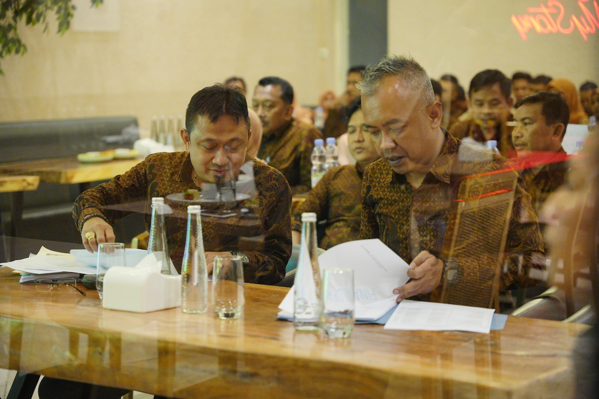 Foto 2 dari 5: Agar Kinerja Optimal, Wali Kota Beri Pembinaan Karyawan Perumda BPR Bank Daerah Kota Madiun