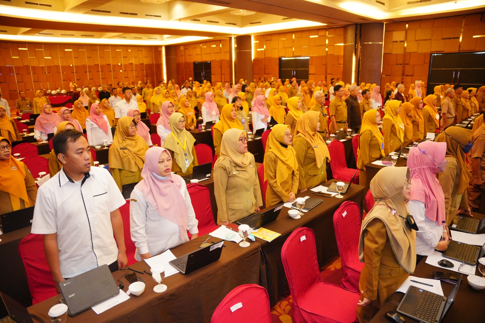 Foto 2 dari 5: Buka Diklat Pemanfaatan Chromebook, Wali Kota Sampaikan Sejumlah Arahan
