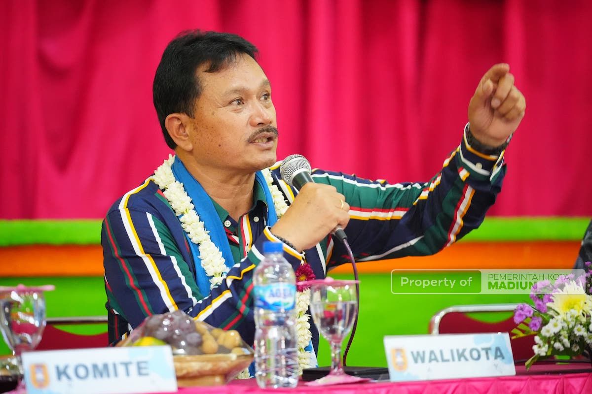 Foto utama berita: Hadiri Sosialisasi Program Sekolah Di SMPN 6, Wali Kota Sampaikan Strategi Menuju Generasi Emas 2045