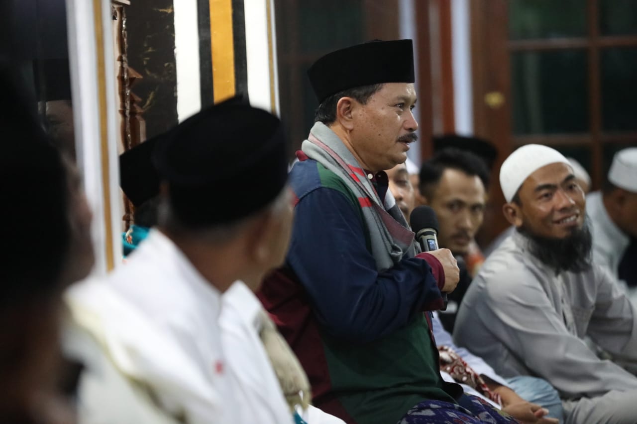 Foto 2 dari 10: Gelar Isya Berjamaah, Wali Kota Sampaikan Oleh-Oleh Dari Luar Negeri