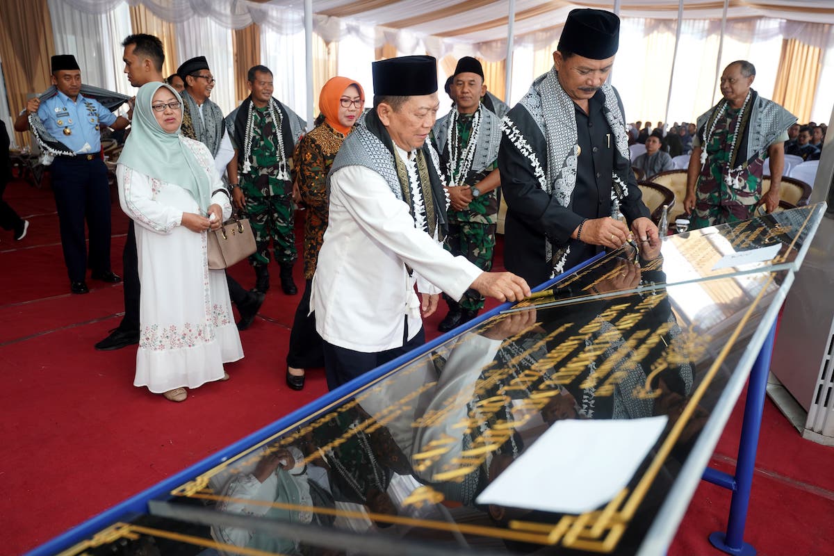 Foto utama berita: Resmikan Pesawat Ma'had Aisyah Ummul Mukminin, Wali Kota Harap Jadi Pendukung Program Generasi Emas 2045