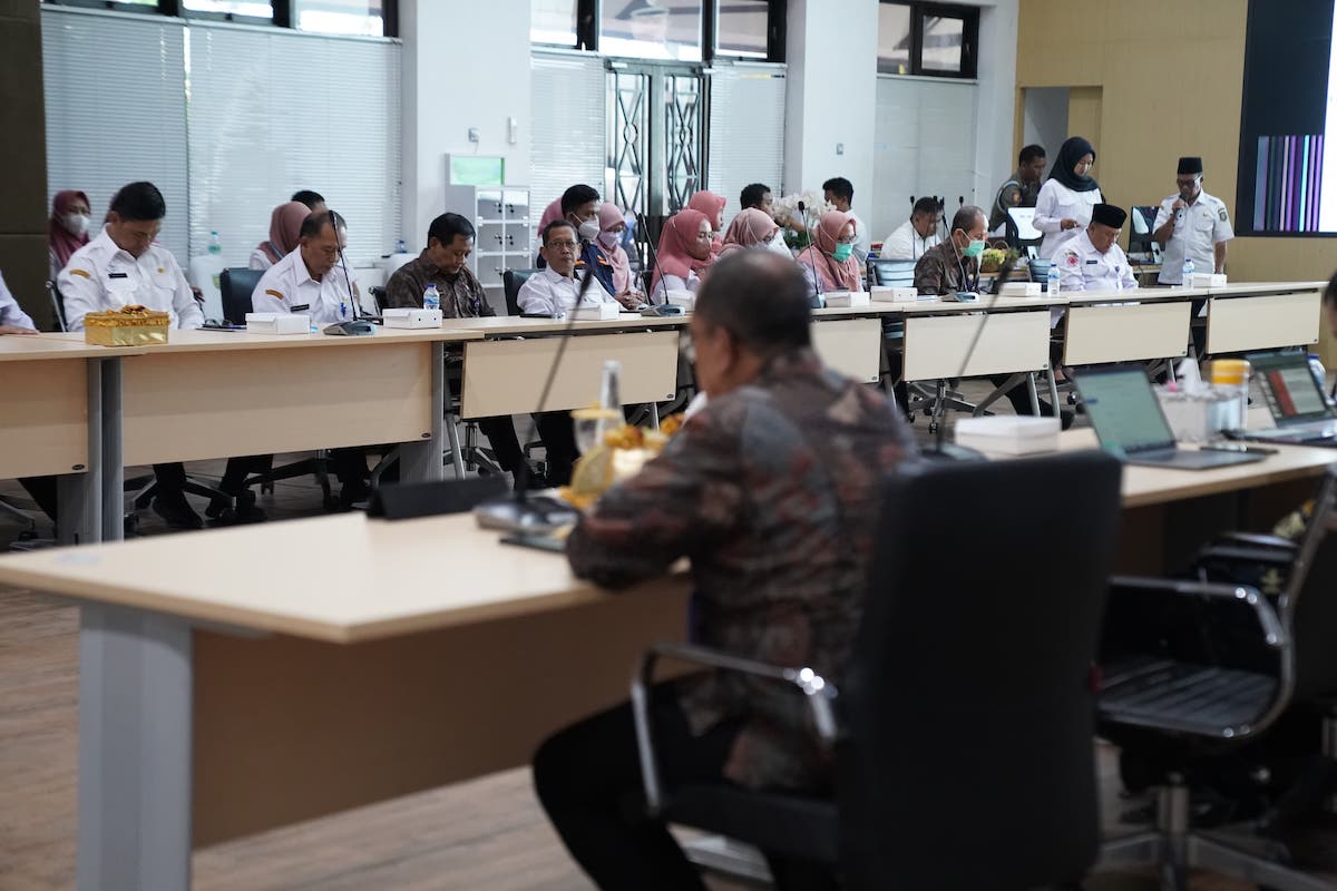 Foto 6 dari 8: Buka Bimtek Survei SKM Online, Wali Kota Harap Pelayanan Makin Optimal