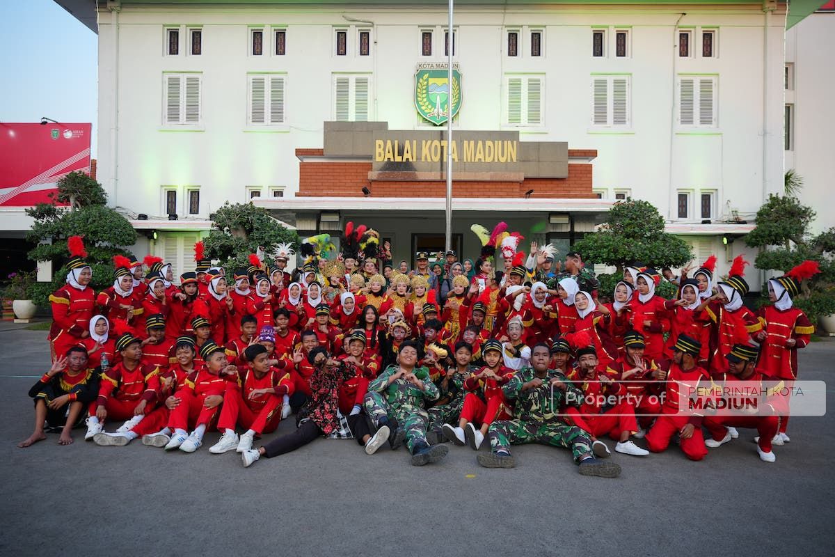 Foto 7 dari 8: Hadiri Event Parade Senja, Wali Kota Apresiasi Kreativitas Peserta