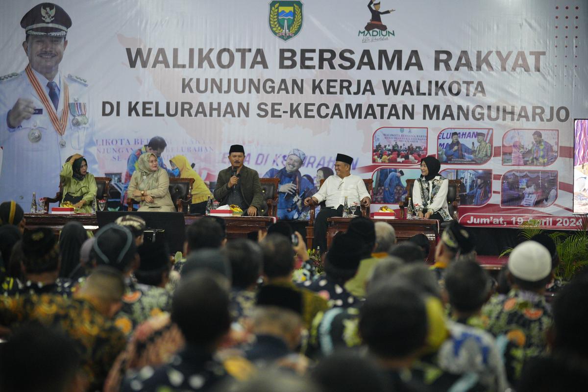 Foto utama berita: Gelar WBR Bersama Warga Kecamatan Manguharjo, Wali Kota Apresiasi Kekompakan Warga Jaga Kondusifitas Kota