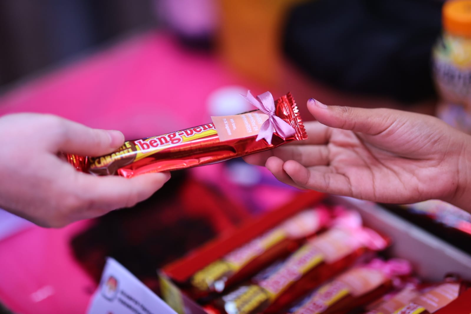 Foto 3 dari 9: Hadirkan Nuansa Merah Muda, Tingkatkan Partisipasi Pemilik Suara