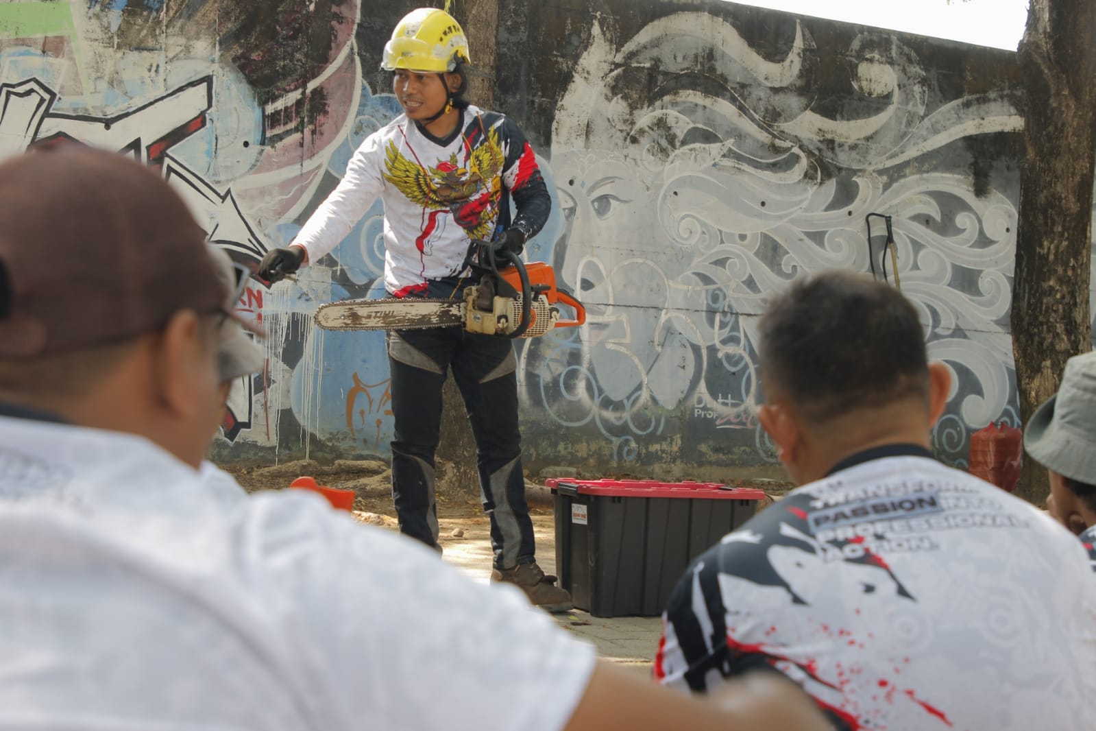 Foto 4 dari 9: Guna Tambah Skill, Puluhan Tim Pemangkas Pohon Perkim Dibekali Pelatihan