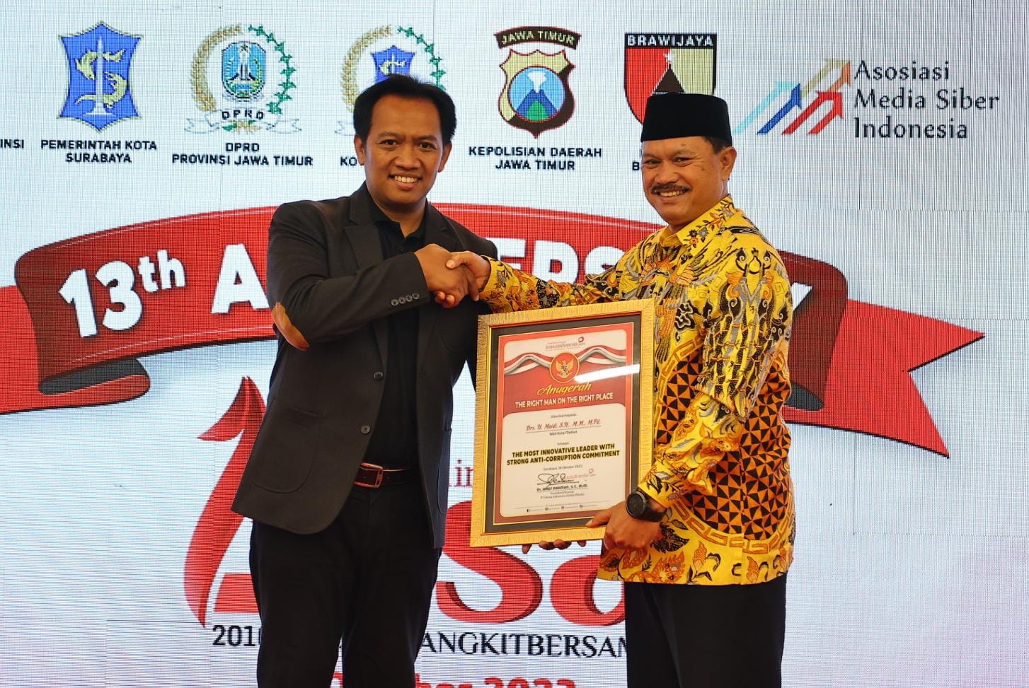 Banyak Kreasi Bangun Kota, Wali Kota Maidi Raih Penghargaan The Right Man On The Right Place Kategori The Most Innovative Leader dari Lensa Indonesia
