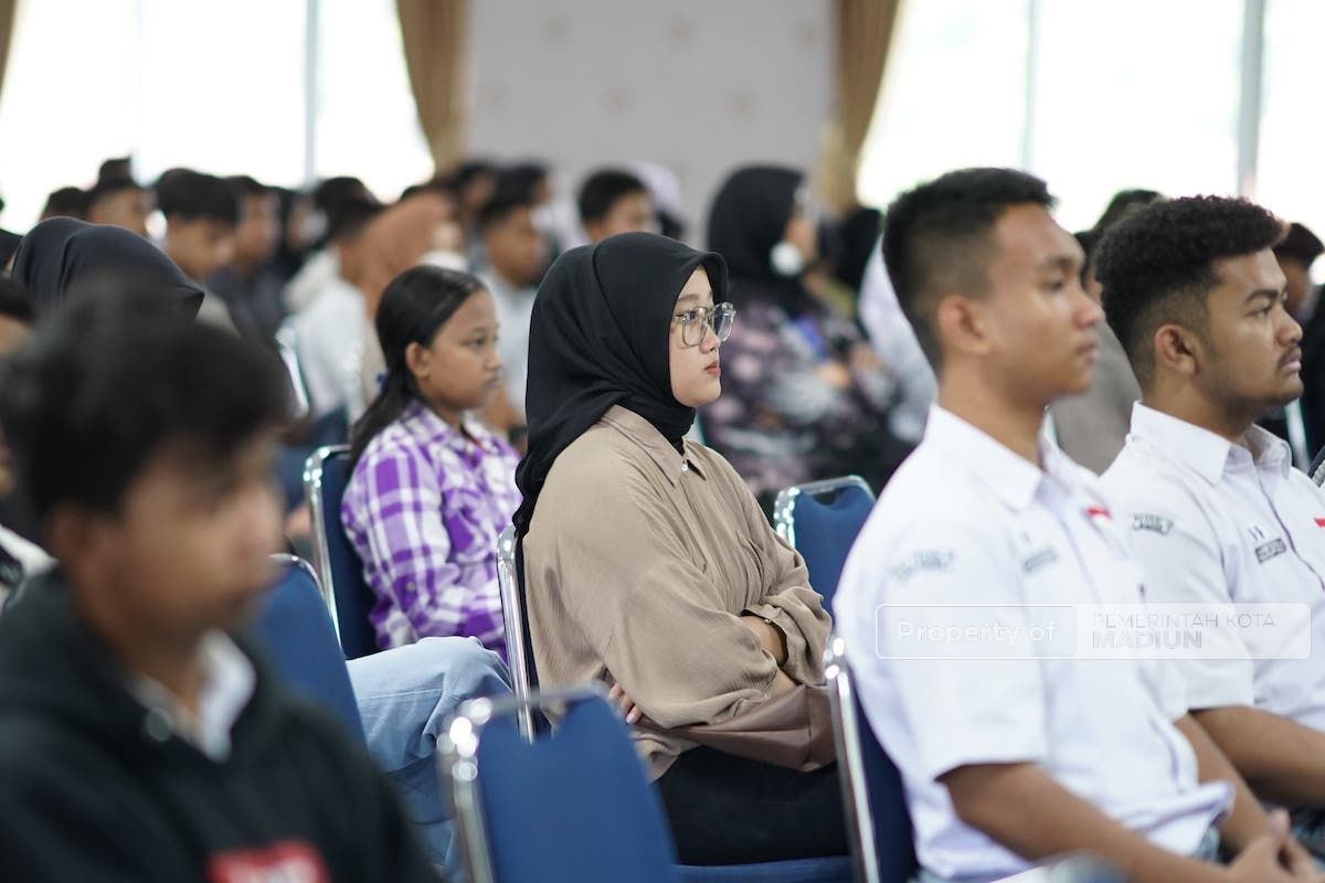 Foto 3 dari 9: Sosialisasi Wawasan Kebangsaan, Wali Kota Ajak Pemilih Pemula Jadi Generasi yang Cerdas dan Kritis